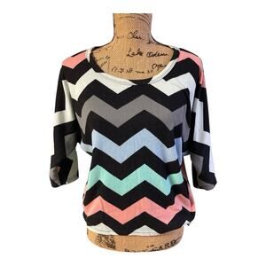 Rue 21 Chevron Print Top Medium￼